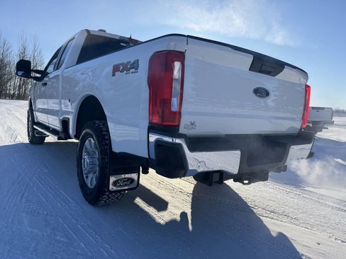 Used 2023 Ford F250 XLT w/ FX4 Off-Road Package image 7