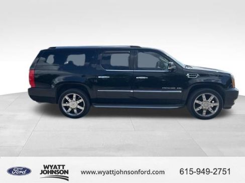Used 2011 Cadillac Escalade ESV Luxury AWD/4WD image 4