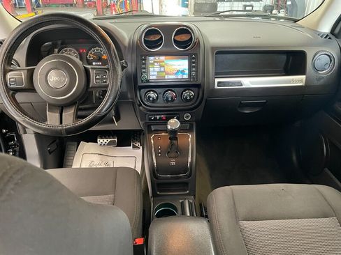 Used 2016 Jeep Patriot Latitude FWD image 8