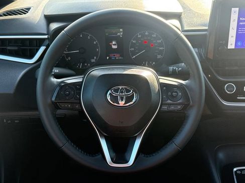 Used 2025 Toyota Corolla SE FWD image 13
