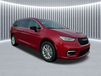 New 2026 Chrysler Pacifica Select