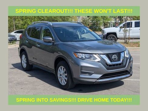 Used 2018 Nissan Rogue SV image 1