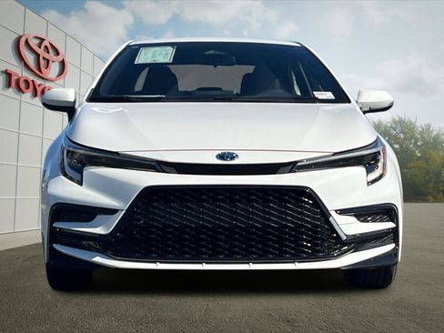 Certified 2024 Toyota Corolla SE FWD image 8