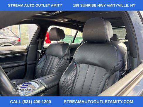 Used 2020 BMW 750i xDrive w/ M Sport Package image 41