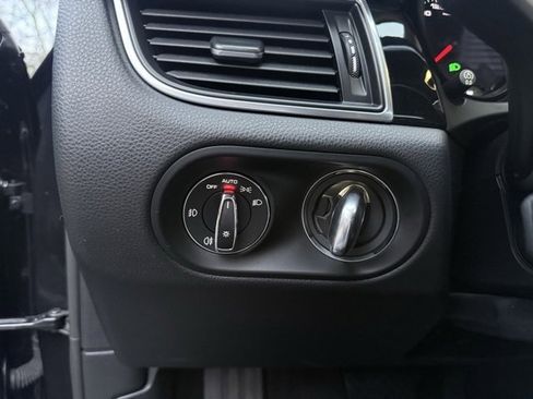 Used 2017 Porsche Macan S image 17