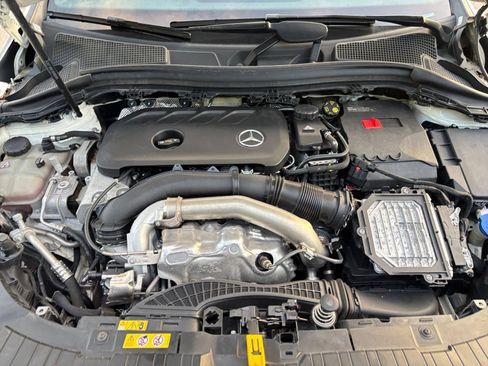 Used 2025 Mercedes-Benz GLA 250 image 32