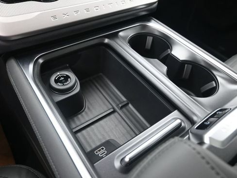 New 2026 Ford Expedition Active RWD image 30