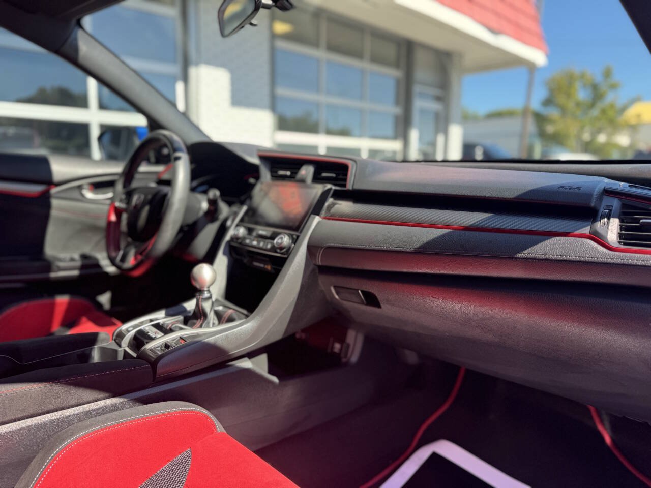Used 2018 Honda Civic Type R image 38
