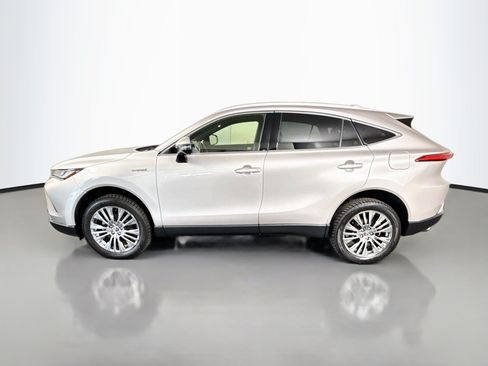Used 2021 Toyota Venza XLE w/ Softex Package AWD/4WD image 6