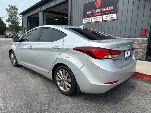 Used 2016 Hyundai Elantra SE w/ Option Group 02 FWD image 3
