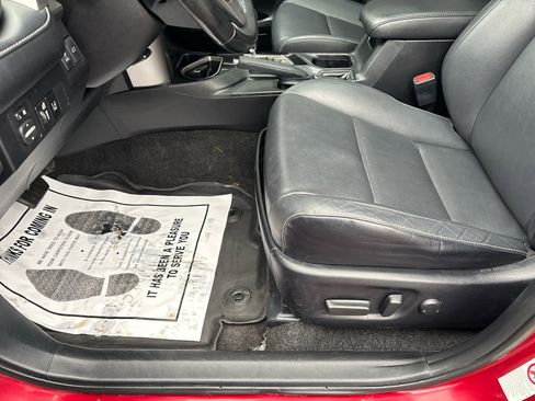 Used 2018 Toyota RAV4 Limited image 36