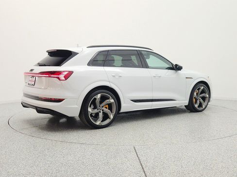 Used 2023 Audi e-tron S Premium Plus w/ Black Optic Package AWD/4WD image 5