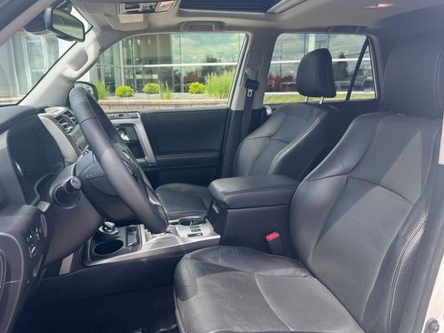 Used 2022 Toyota 4Runner Limited AWD/4WD image 10
