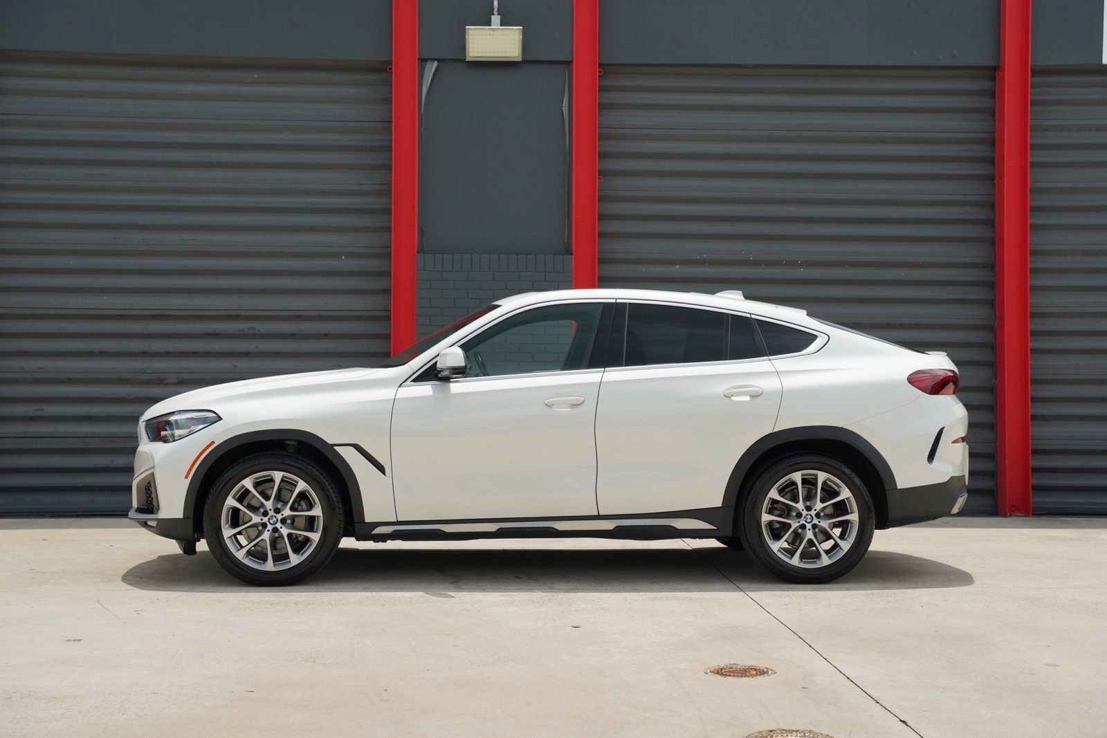Used 2021 BMW X6 xDrive40i w/ Premium Package AWD/4WD image 8
