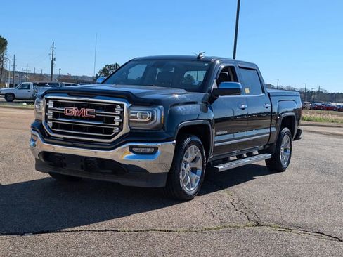 Used 2018 GMC Sierra 1500 SLT w/ Enhanced Driver Alert Package image 8
