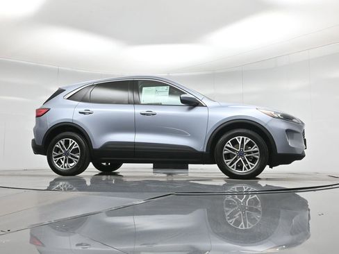 Certified 2022 Ford Escape SEL w/ Class II Trailer Tow Package image 4