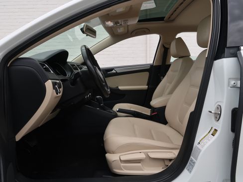 Used 2017 Volkswagen Jetta SE FWD image 27