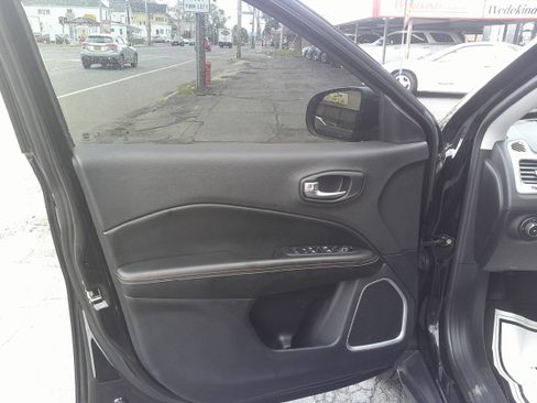Used 2021 Jeep Compass Latitude AWD/4WD image 13