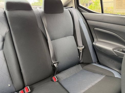 Used 2025 Nissan Versa SV FWD image 37