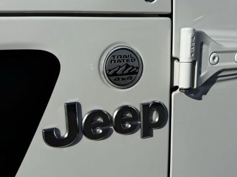 Used 2020 Jeep Wrangler Unlimited Sport image 12