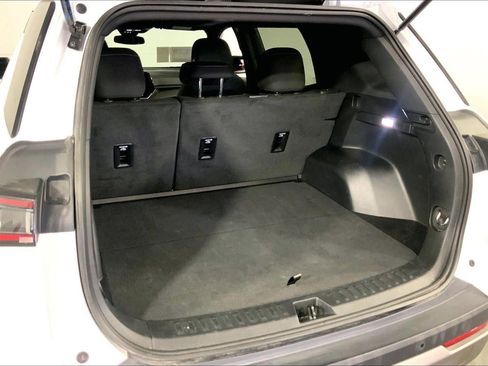 Used 2026 Chevrolet Equinox LT FWD image 4