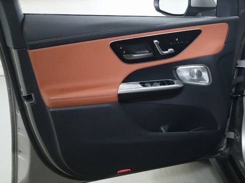 Used 2023 Mercedes-Benz GLC 300 4MATIC image 18