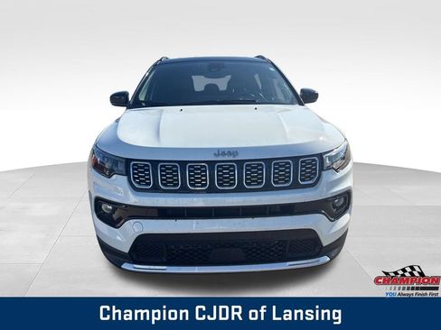 Used 2025 Jeep Compass Limited AWD/4WD image 11