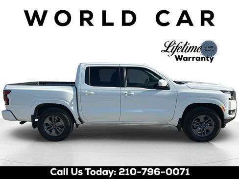 Used 2025 Nissan Frontier SV w/ SV Convenience Package RWD image 2