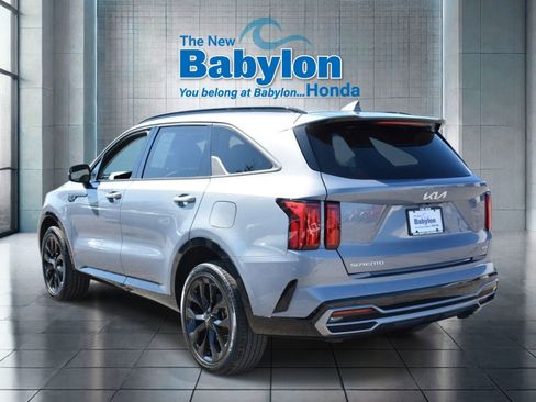 Used 2023 Kia Sorento SX AWD/4WD image 3