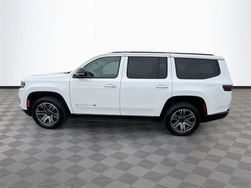 Used 2024 Jeep Wagoneer Series II w/ Flexible Seating Group image 4