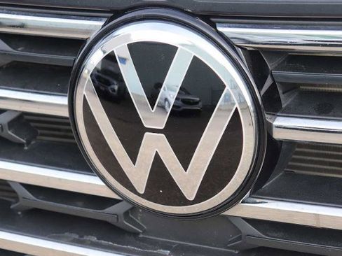 Used 2025 Volkswagen Atlas SE image 11