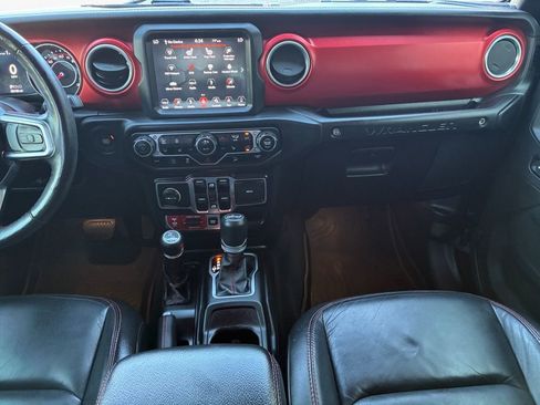 Used 2018 Jeep Wrangler Unlimited Rubicon w/ Dual Top Group image 3