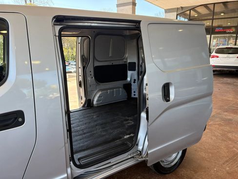 Used 2019 Nissan NV200 S w/ Back Door Glass Package image 19