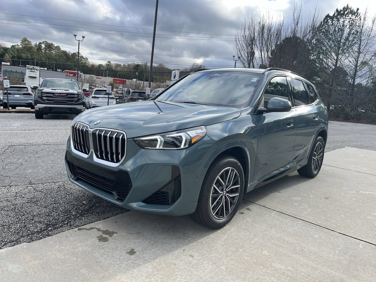 Used 2026 BMW X1 xDrive28i w/ M Sport Package AWD/4WD image 4
