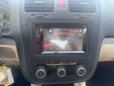 Used 2010 Volkswagen Jetta Limited Edition image 23