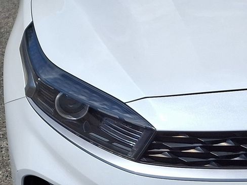Certified 2022 Kia Forte LXS FWD image 9