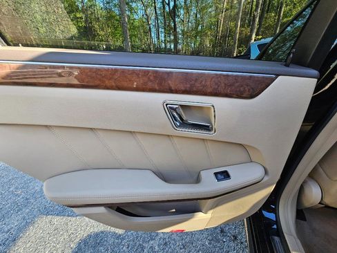 Used 2011 Mercedes-Benz E 350 4MATIC Sedan image 18