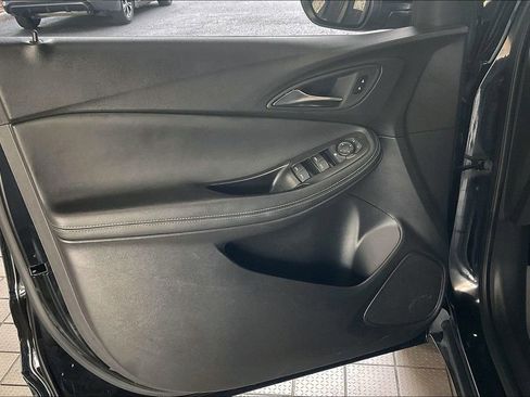 Used 2025 Buick Encore GX Preferred FWD image 2