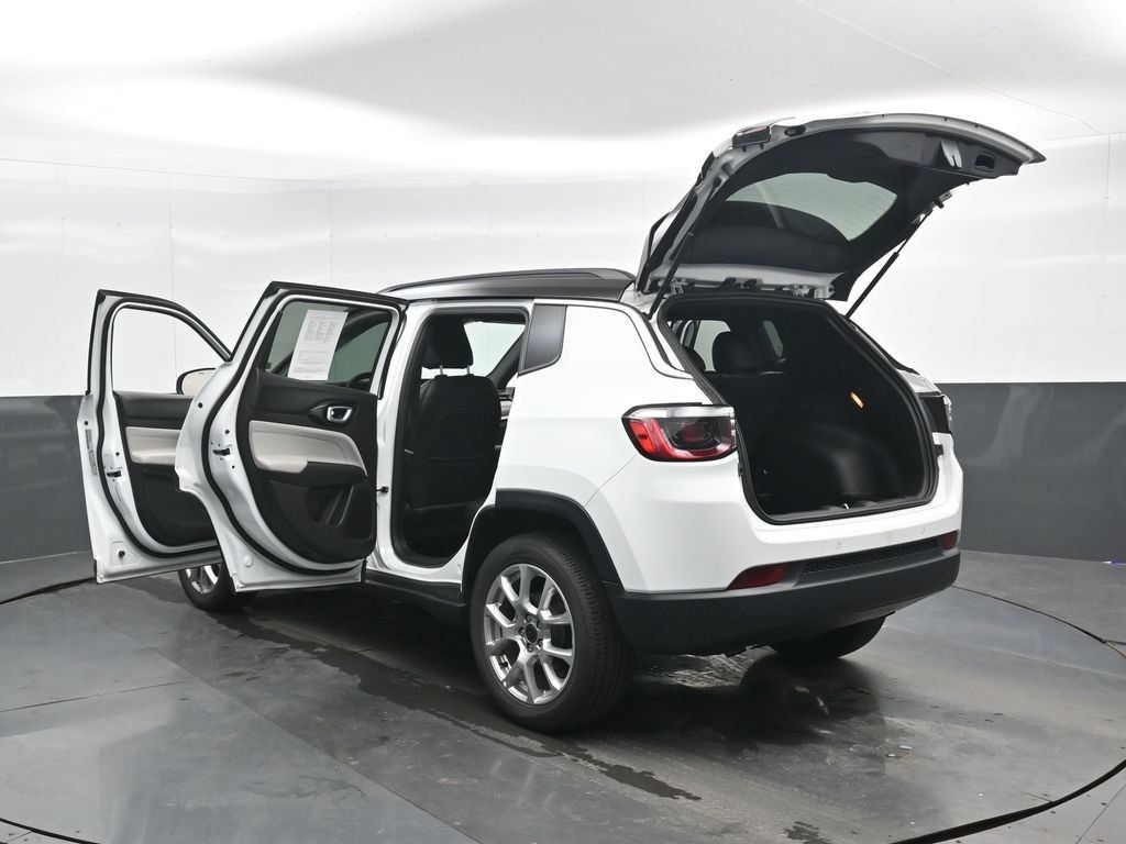 Used 2025 Jeep Compass Limited AWD/4WD image 49
