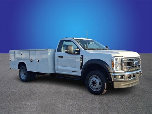 New 2024 Ford F550 4x4 Regular Cab Super Duty image 2