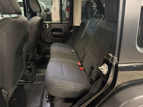 Used 2022 Jeep Wrangler Unlimited Sport w/ Cold Weather Group AWD/4WD image 36
