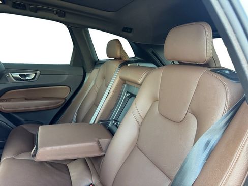 Certified 2024 Volvo XC60 B5 Plus w/ Climate Package AWD/4WD image 26