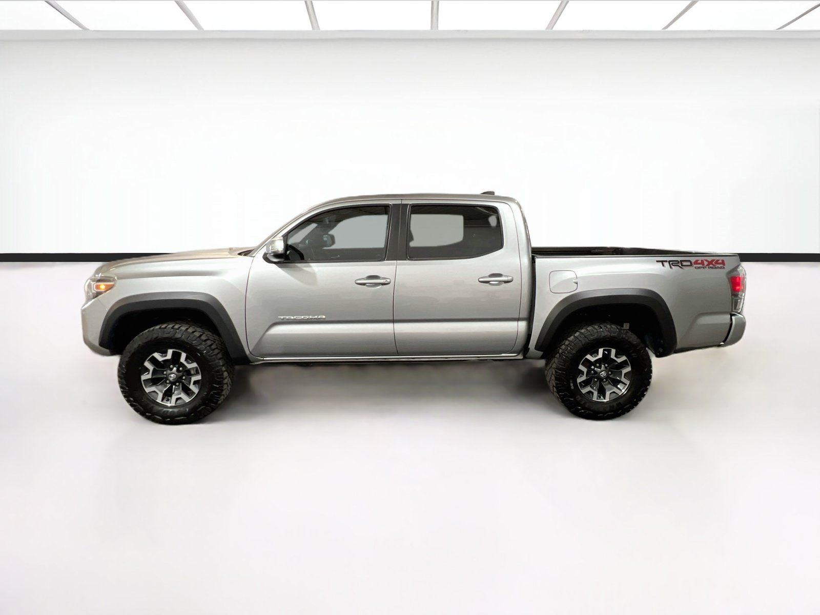 Used 2022 Toyota Tacoma TRD Off-Road w/ Technology Package AWD/4WD image 21