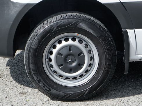 Used 2019 Mercedes-Benz Sprinter 144 image 38