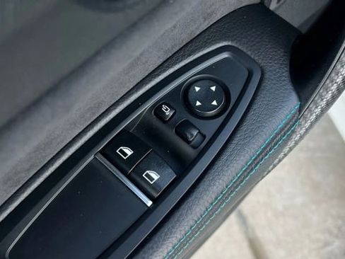 Used 2018 BMW M2 image 9