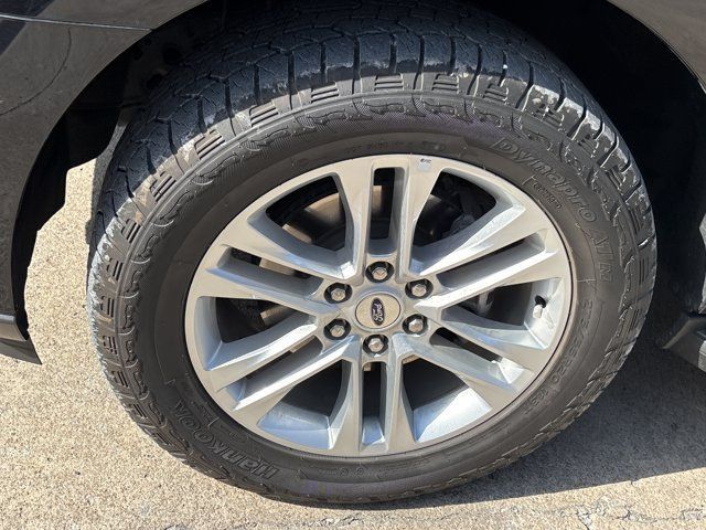 Used 2024 Ford Expedition XLT AWD/4WD image 13