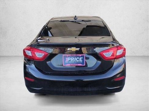 Used 2017 Chevrolet Cruze LS image 7