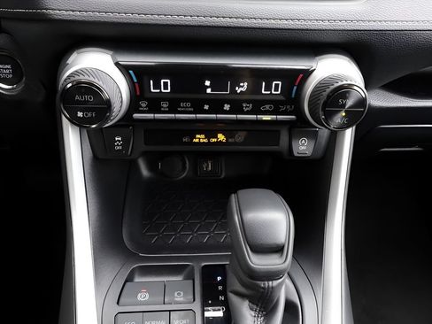 Certified 2025 Toyota RAV4 XLE AWD/4WD image 37