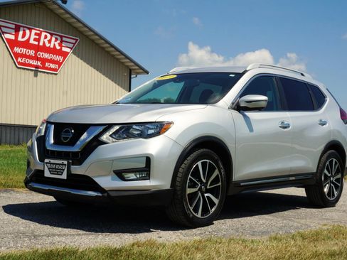 Used 2019 Nissan Rogue SL FWD image 2