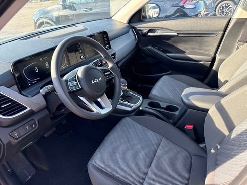 Used 2025 Kia Seltos LX AWD/4WD image 8